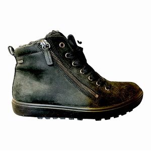 ECCO Women’s Soft 7 Tred GORE-TEX High Top Sneakers Size 37